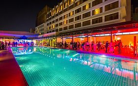 Nagaworld Hotel & Entertainment Complex